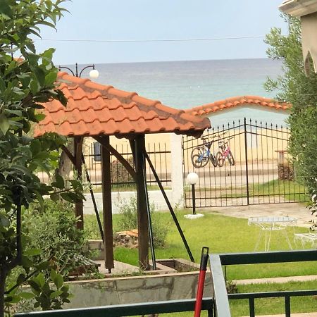 Thea Sea Apartment Nea Moudania Dış mekan fotoğraf