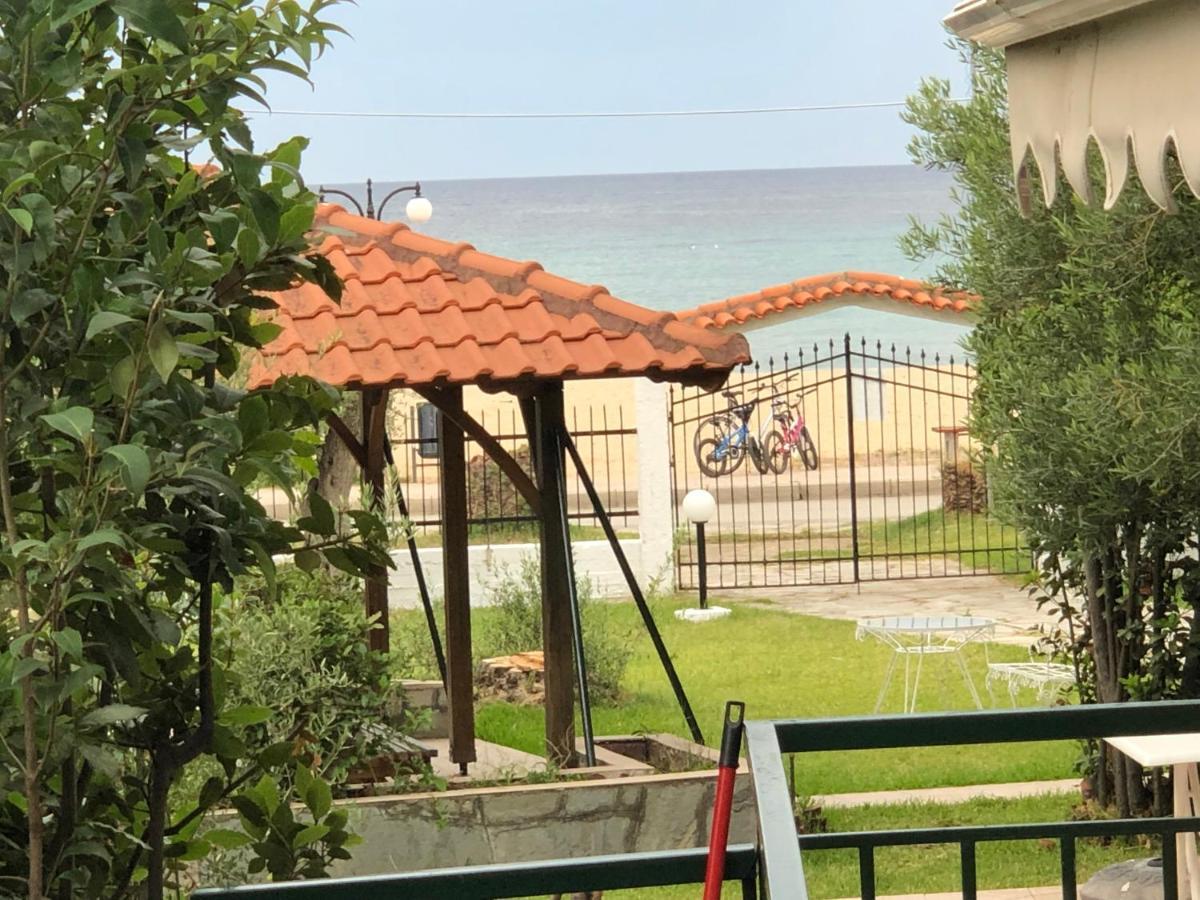 Thea Sea Apartment Nea Moudania Dış mekan fotoğraf
